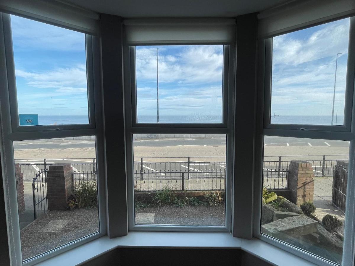 The Beach Front Apartment, Amazing Frontline Sea Views Tynemouth Exterior photo